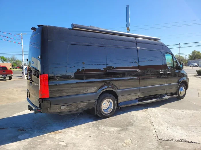 vehicle-img