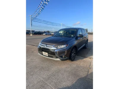 used 2018 MITSUBISHI