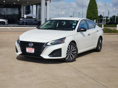 used 2025 NISSAN