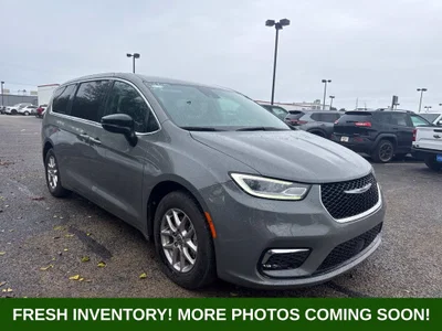 used 2025 CHRYSLER