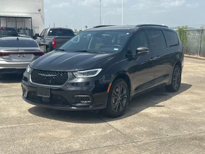used 2023 CHRYSLER