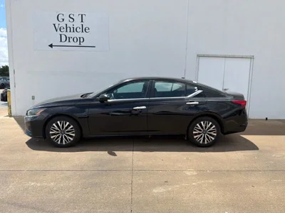 used 2025 NISSAN