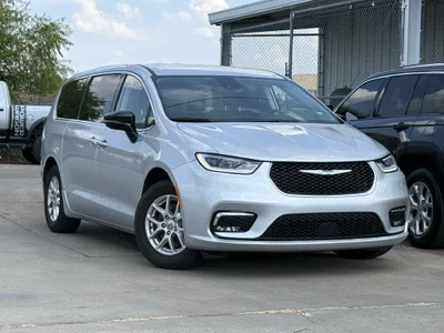 used 2024 CHRYSLER