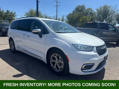 used 2023 CHRYSLER