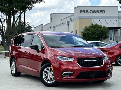 used 2025 CHRYSLER
