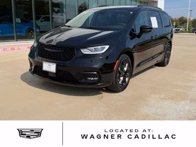 used 2025 CHRYSLER