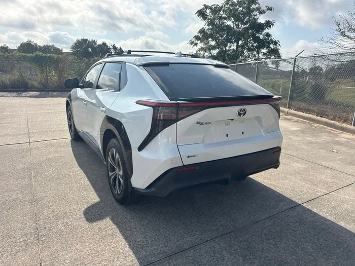 vehicle-img
