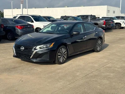 used 2025 NISSAN
