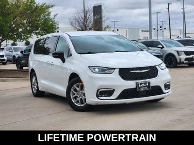 used 2024 CHRYSLER