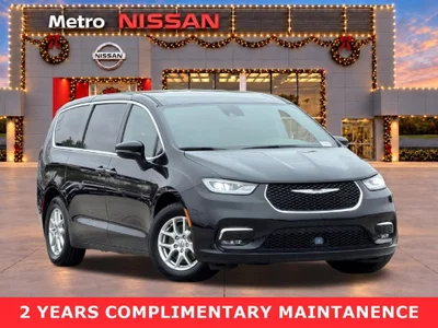 used 2025 CHRYSLER