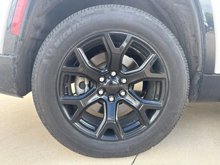vehicle-img
