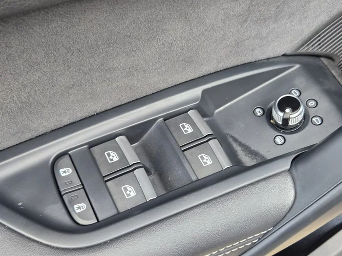 vehicle-img