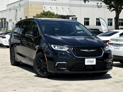 used 2023 CHRYSLER