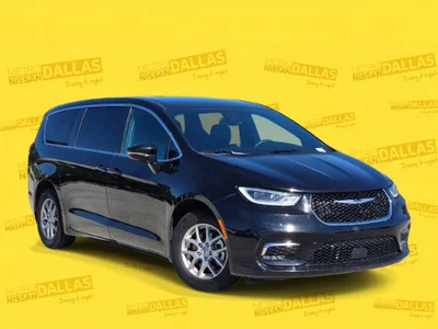 used 2025 CHRYSLER
