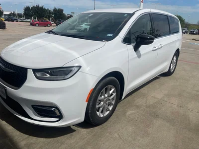 used 2024 CHRYSLER