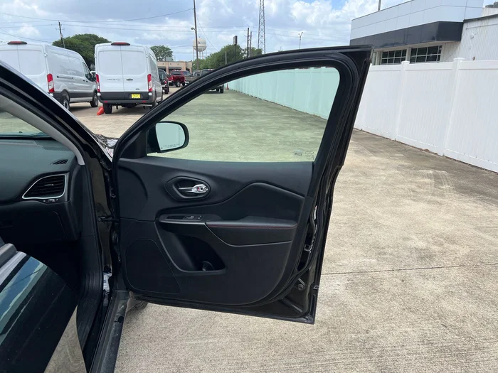 vehicle-img