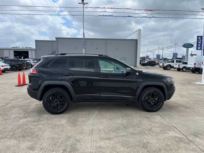 vehicle-img