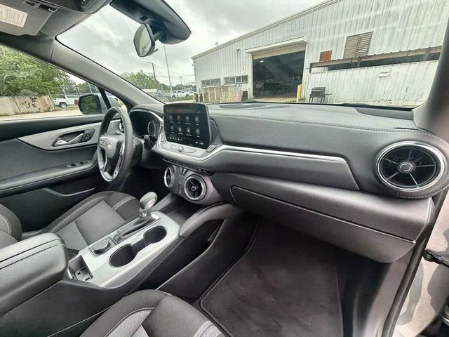vehicle-img