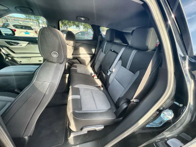 vehicle-img