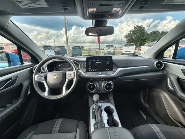 vehicle-img