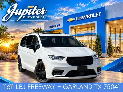 used 2025 CHRYSLER