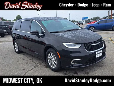 used 2025 CHRYSLER