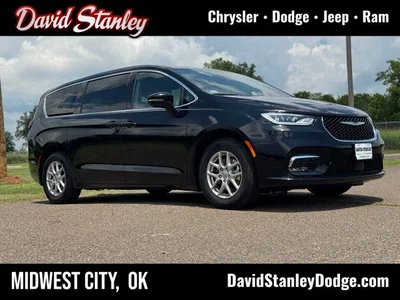 used 2025 CHRYSLER