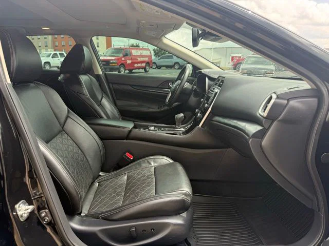 vehicle-img