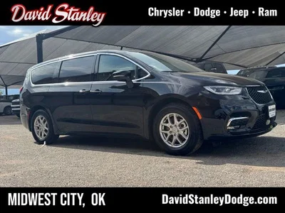 used 2025 CHRYSLER