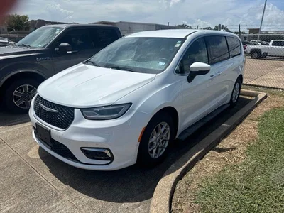 used 2023 CHRYSLER