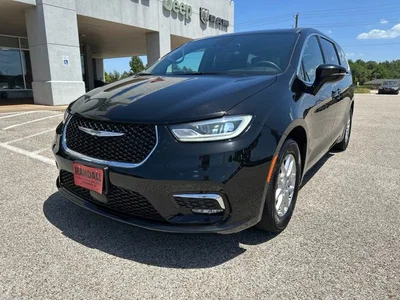used 2025 CHRYSLER