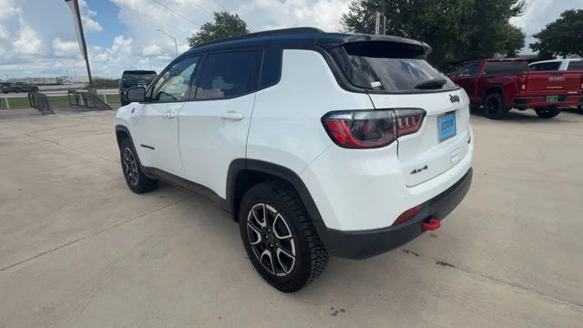 vehicle-img