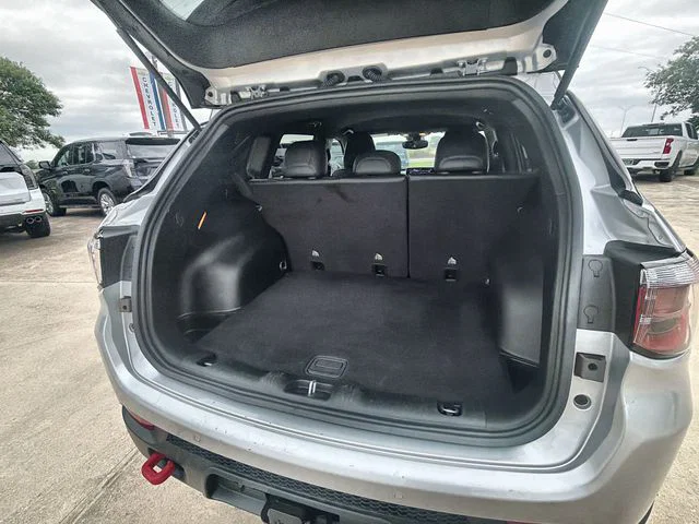 vehicle-img