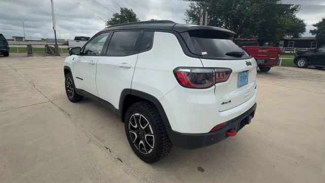 vehicle-img