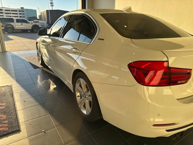 vehicle-img