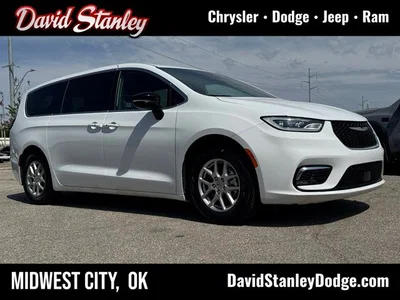 used 2025 CHRYSLER