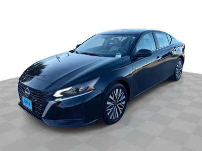 used 2025 NISSAN