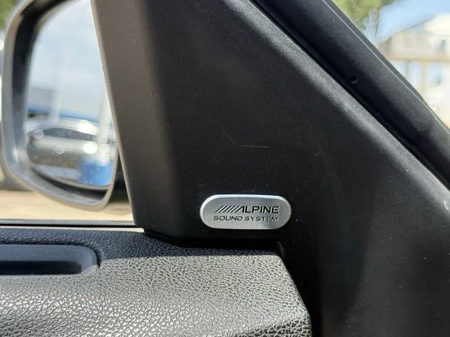 vehicle-img