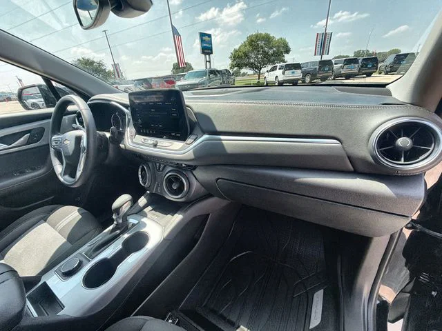vehicle-img