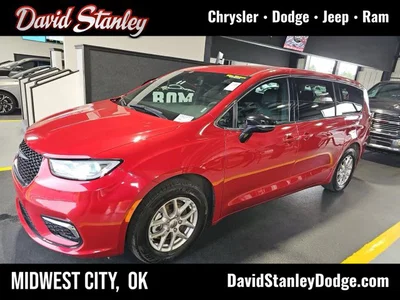 used 2025 CHRYSLER