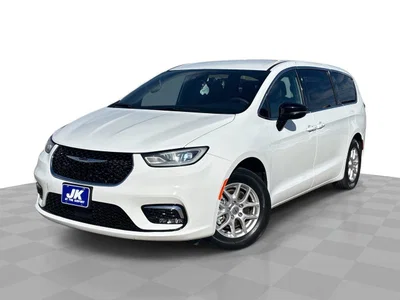 used 2025 CHRYSLER