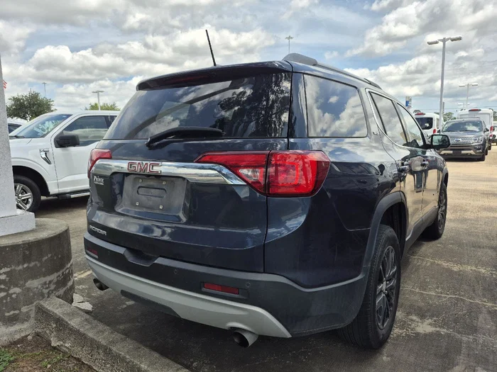 vehicle-img