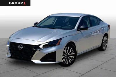 used 2025 NISSAN