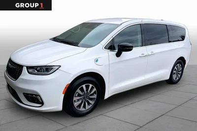 used 2024 CHRYSLER