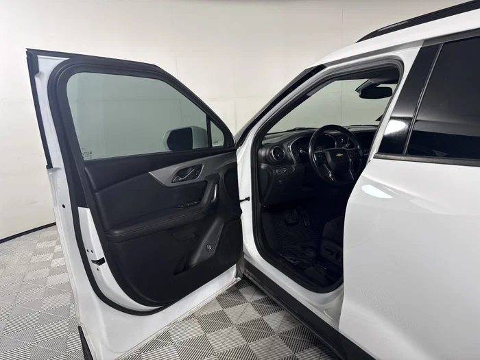 vehicle-img