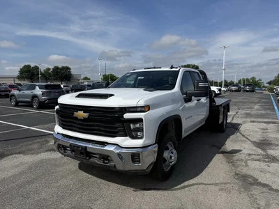 new 2025 CHEVROLET