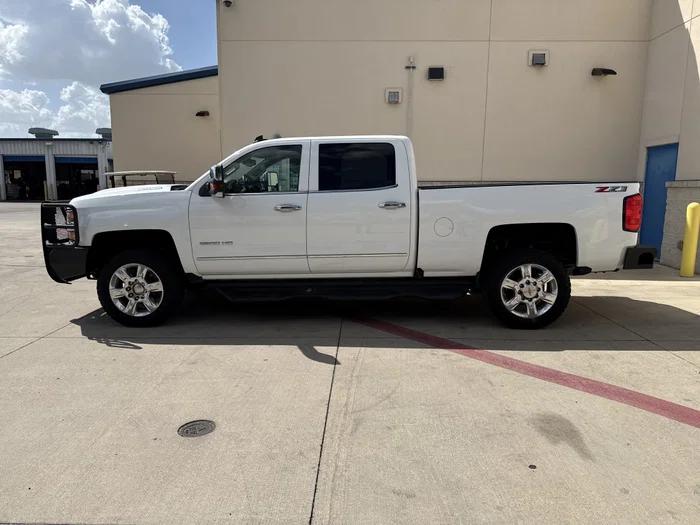 vehicle-img