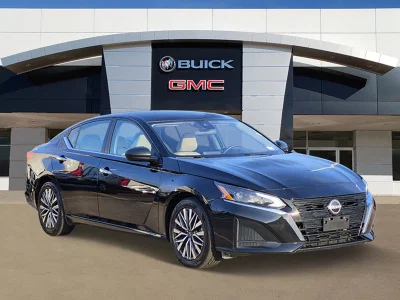 used 2025 NISSAN
