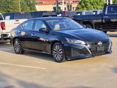 used 2025 NISSAN
