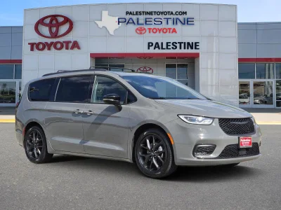 used 2025 CHRYSLER